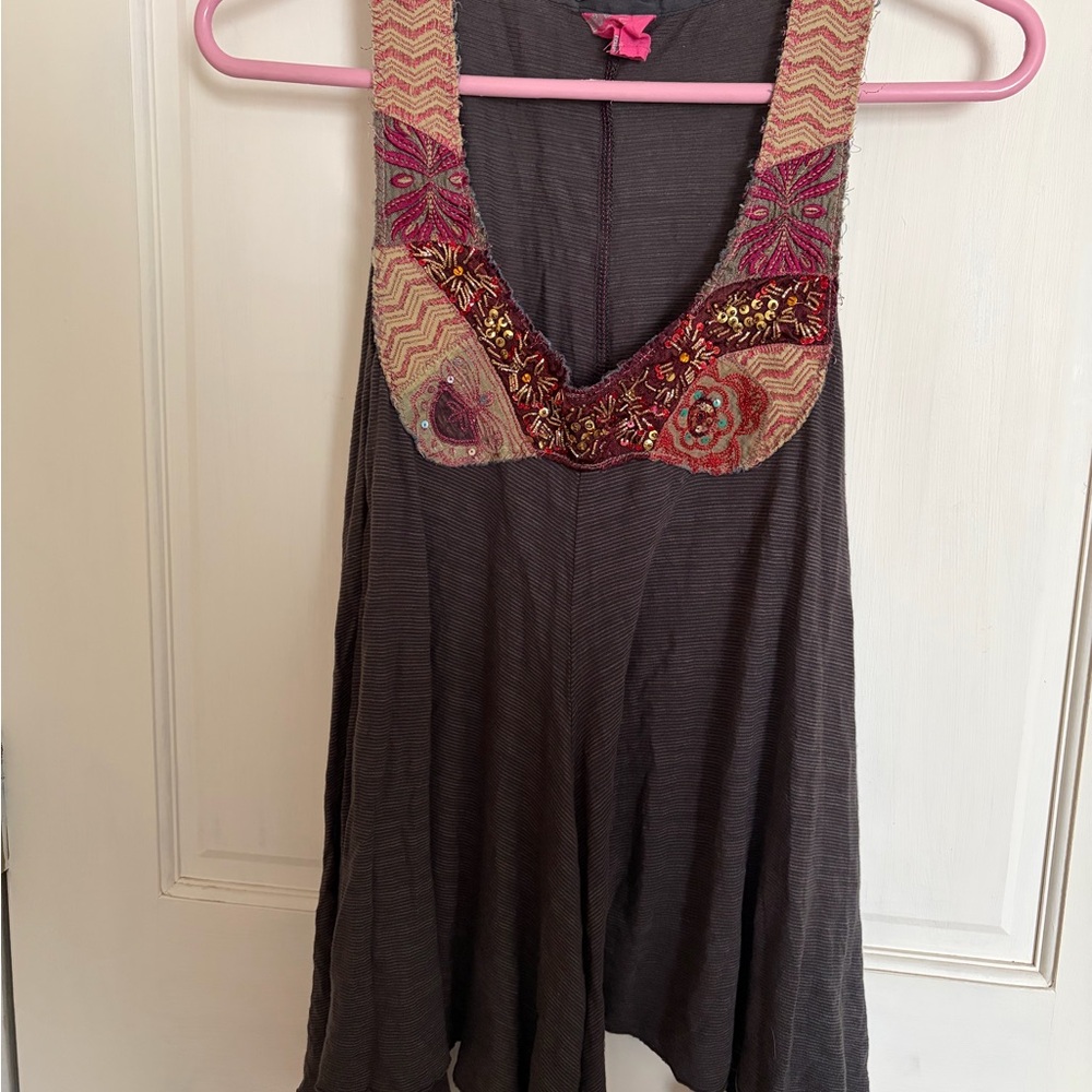 Free People Scoop Neck Tank in Charcoal Gray with Pink Label